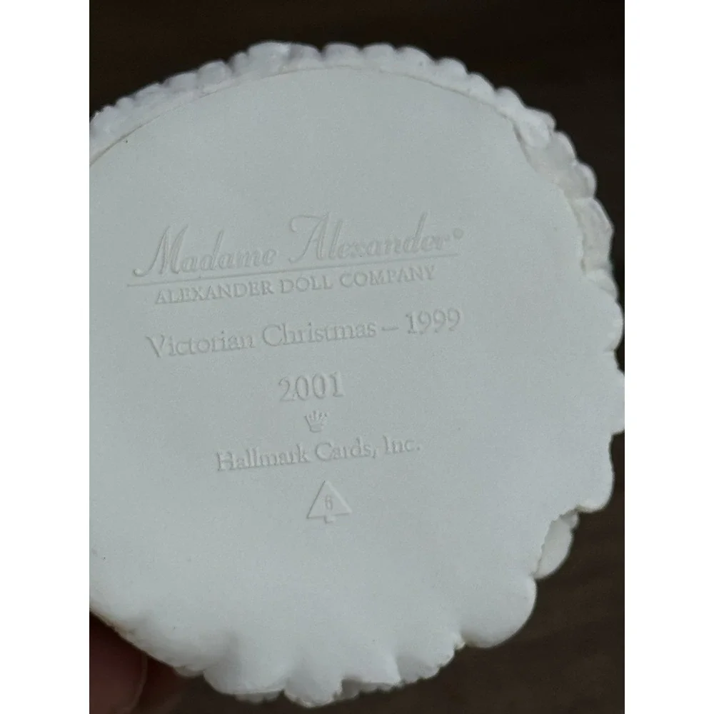 Vintage Hallmark Keepsake Madame Alexander Victoria Christmas Ornament 2002‎